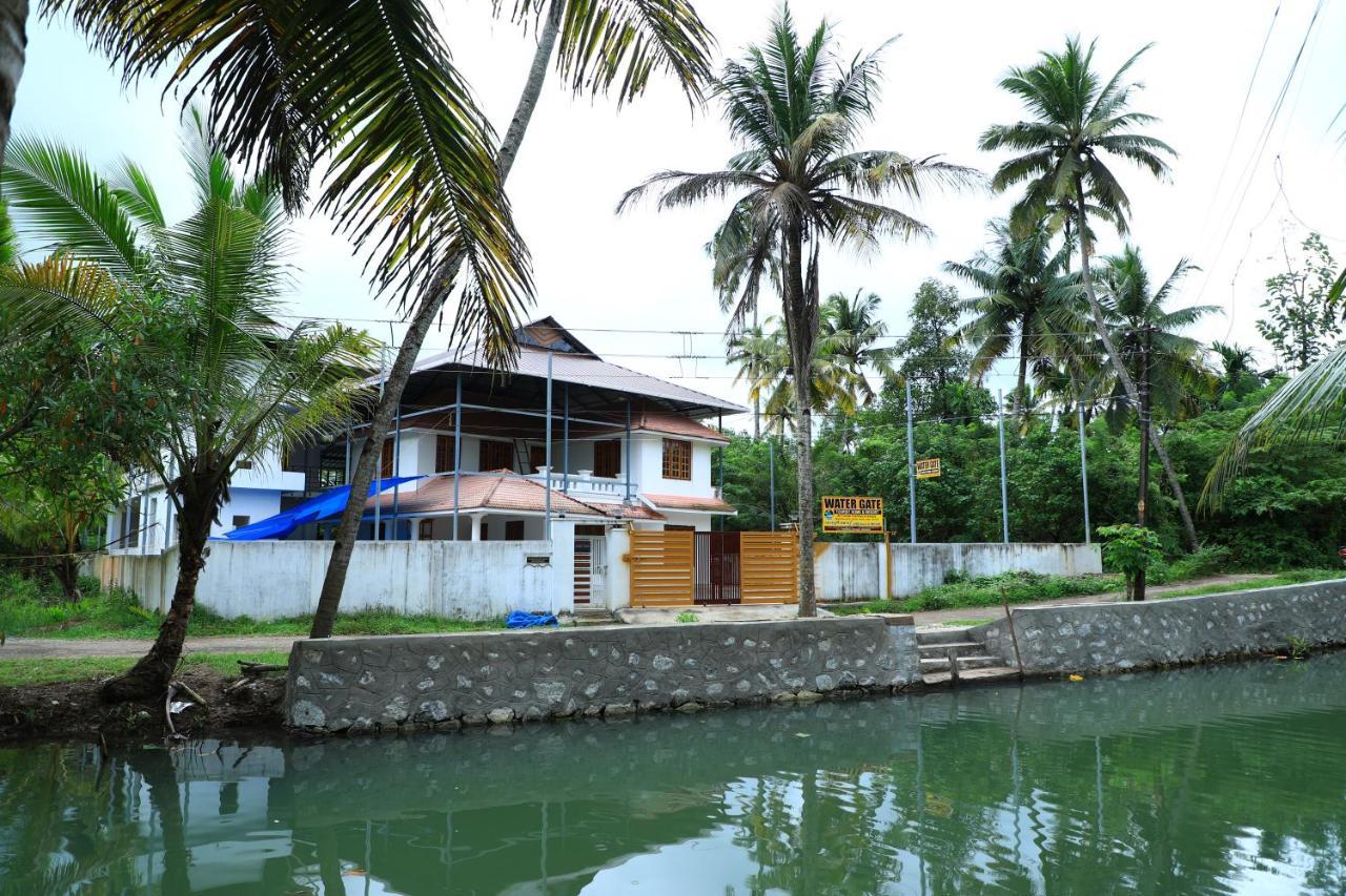 Water Gate Tourist Home And Resorts Mundrothuruth 외부 사진