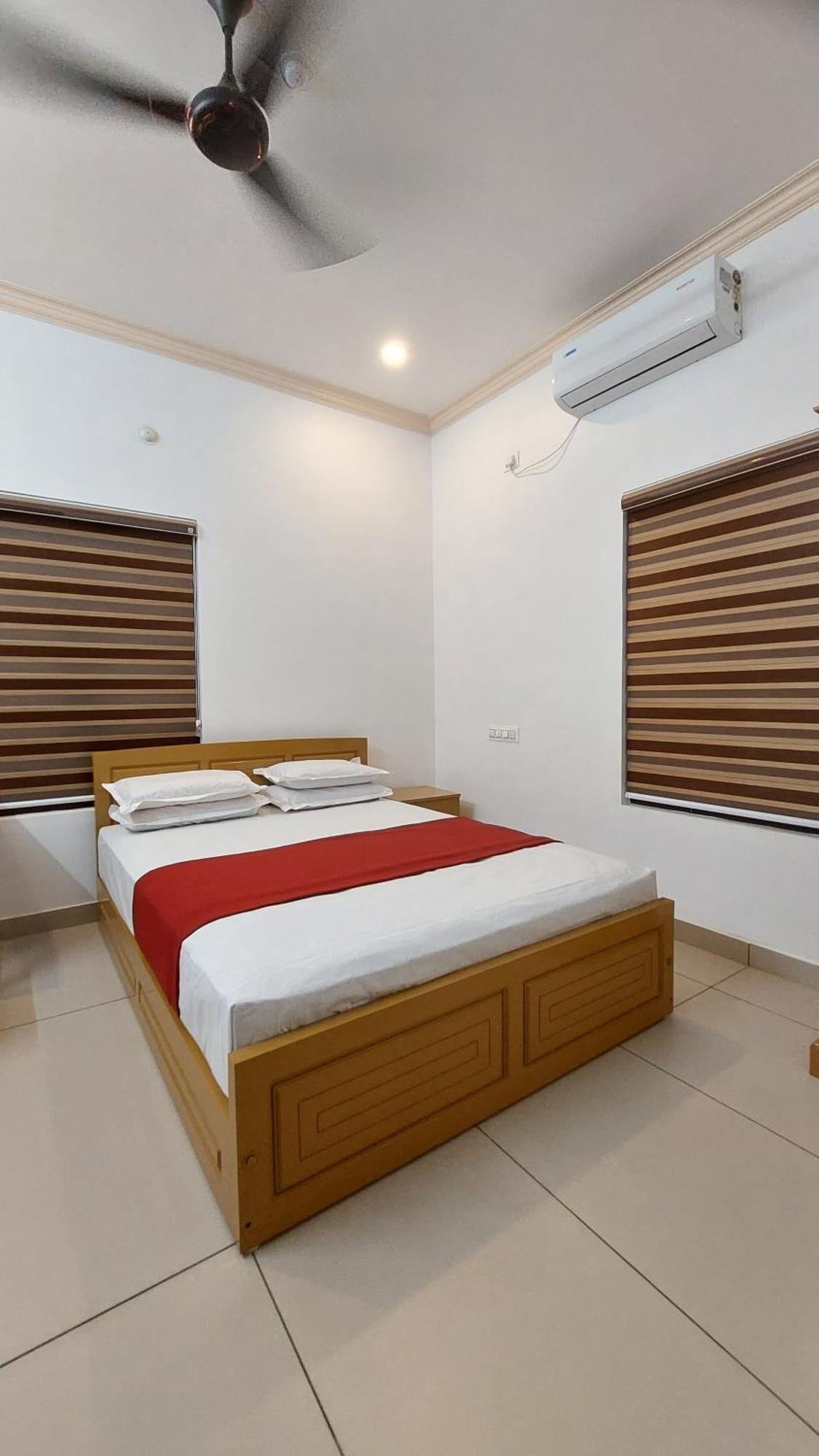 Water Gate Tourist Home And Resorts Mundrothuruth 외부 사진