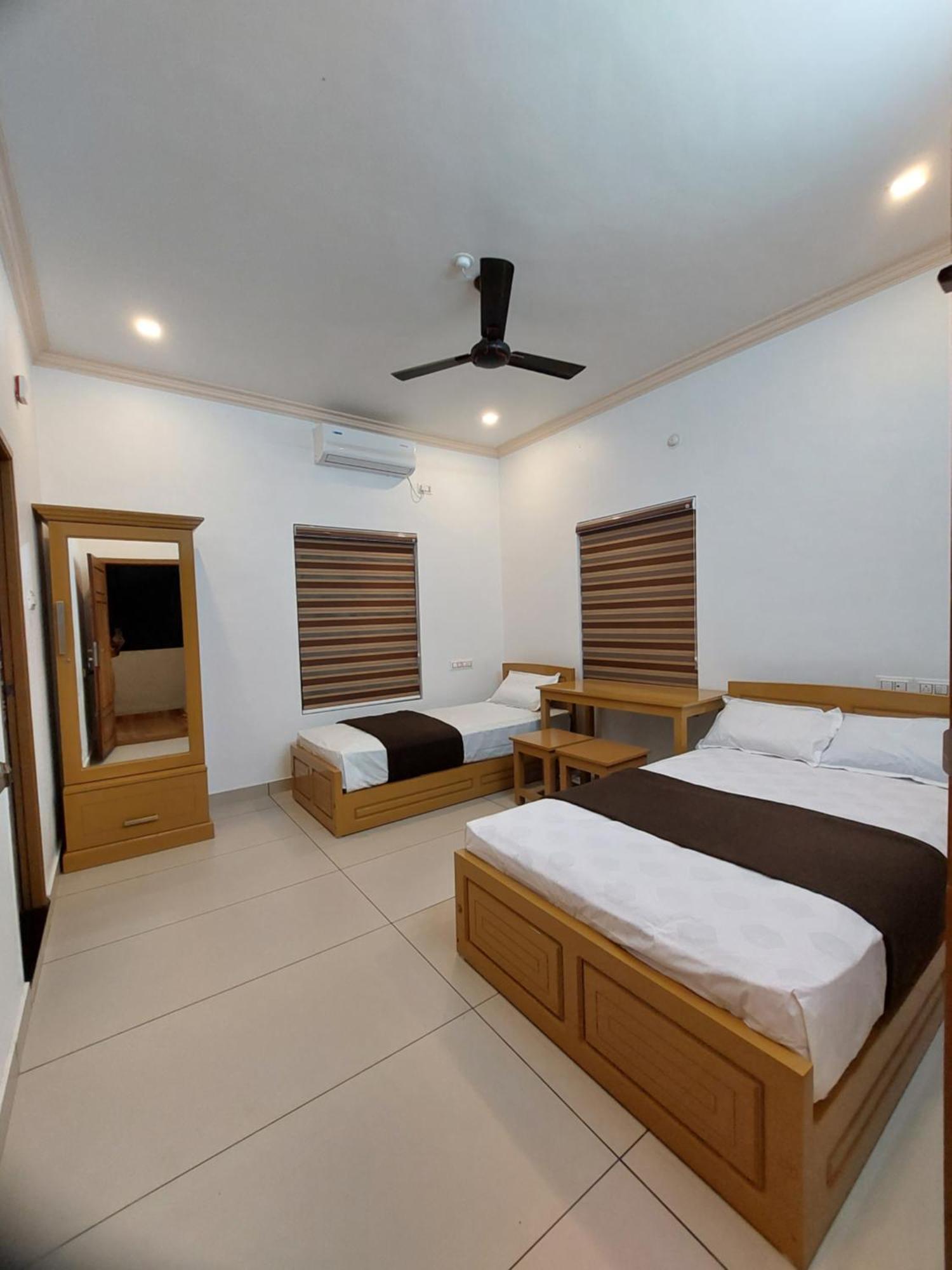 Water Gate Tourist Home And Resorts Mundrothuruth 외부 사진